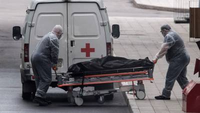Еще 39 пациентов с COVID-19 умерли в Москве - gazeta.ru - Россия - Москва - Китай