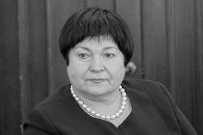 Елена Дерягина - Российская депутат умерла в госпитале для зараженных коронавирусом - lenta.ru - Екатеринбург