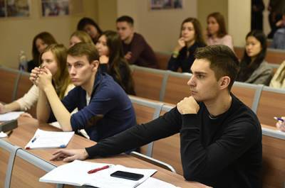 Дмитрий Афанасьев - Российские вузы смогут перенести начало учебного года из-за COVID-19 - pnp.ru