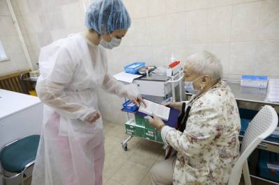 Более 400 медсестер в Москве проводят бесплатные ПЦР-тесты на коронавирус - vm.ru - Москва