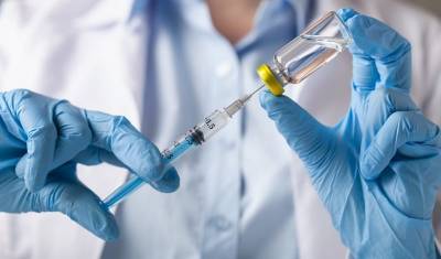 Вакцинация от коронавируса начнется в августе для россиян из группы риска - newizv.ru