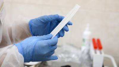 Более 300 тысяч тестов на коронавирус проведено в России за сутки - russian.rt.com - Россия