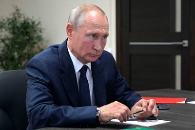Владимир Путин - Путин предупредил о риске ситуации с коронавирусом «качнуться в любую сторону» - lenta.ru - Россия