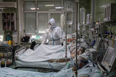Найден увеличивающий риск смерти от коронавируса фактор - lenta.ru