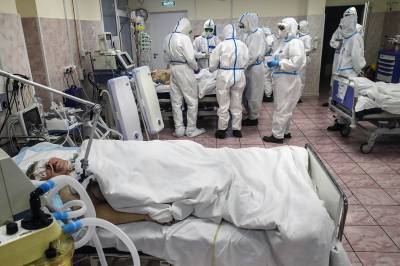 В России 5482 человека заболели коронавирусом за сутки - tvc.ru - Россия