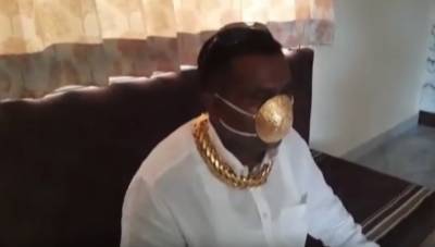 Шанкар Курад - Модник, купивший золотую маску от коронавируса, носит ее на обычных резинках - vesti.ru - штат Махараштра - India