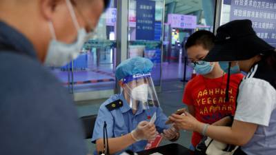 За прошедшие сутки в КНР выявлено восемь новых случаев коронавируса - russian.rt.com - Китай - Пекин