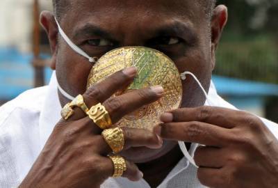 Шанкар Курад - Индиец носит золотую маску против Covid-19 - eadaily.com - Индия
