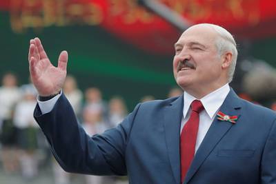Александр Лукашенко - Лукашенко посоветовал «потихонечку уйти» от коронавирусной беды - lenta.ru - Белоруссия - Минск