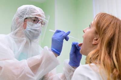 В России выявили 6 562 новых случая заражения коронавирусом - lenta.ru - Россия - Сша - Бразилия