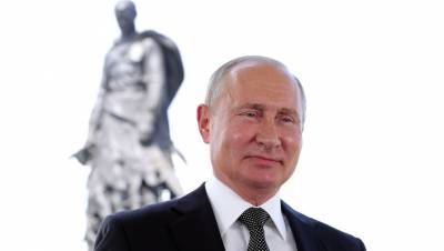 Владимир Путин - Россия первой в мире зарегистрировала вакцину от коронавируса - gazeta.ru - Россия
