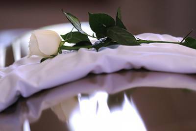 40 членов одной семьи заразились коронавирусом на похоронах родственника - lenta.ru - New York - Usa - штат Западная Вирджиния - штат Аризона