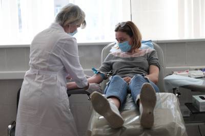 Анастасия Ракова - Переливание плазмы для лечения COVID-19 в Москве сделали 1047 пациентам - vm.ru - Москва