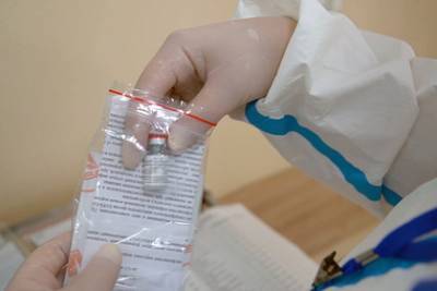 Александр Мясников - Доктор Мясников объяснил желание сделать прививку от коронавируса - lenta.ru - Россия - Москва