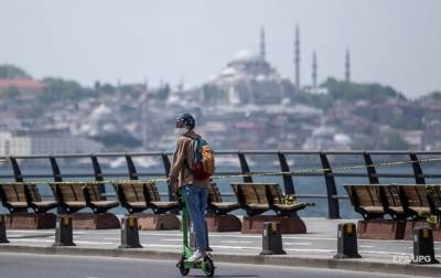 В Турции усиливают карантинные ограничения - korrespondent.net - Турция - Стамбул