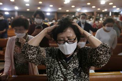 Южнокорейские христиане массово отказались проверяться на коронавирус - lenta.ru - Сеул