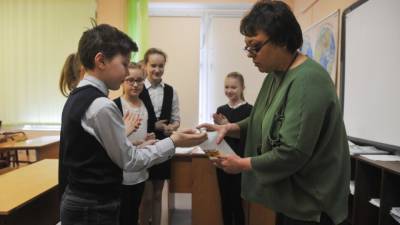 LIVE: Подготовка к школе. Как коронавирус повлияет на учебный процесс? - riafan.ru
