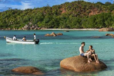 Несколько сотен туристов заблокированы на острове из-за коронавируса - tvc.ru