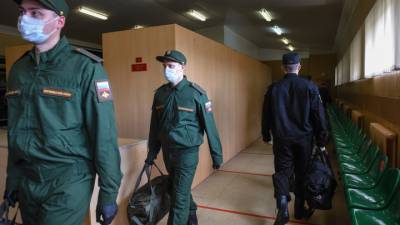 Десять тысяч российских солдат и офицеров переболели коронавирусом - vesti.ru - Россия