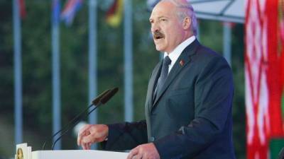 Александр Лукашенко - Лукашенко: ситуация с коронавирусом осложняется из-за протестующих - piter.tv - Белоруссия