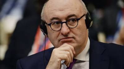Филипп Хоган - Еврокомиссар подал в отставку из-за нарушения коронавирусного режима - russian.rt.com - Ирландия