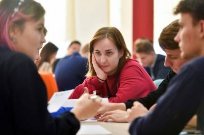 Российских студентов допустят к занятиям без тестов на COVID-19 - tvc.ru