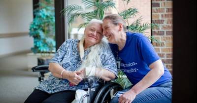 Дорис Криппен - Сестры нашли друг друга спустя 50 лет благодаря коронавирусу - ren.tv - Сша