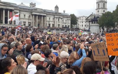 В Лондоне тысячи людей вышли на протест против карантина и вакцинации - rbc.ua - Лондон