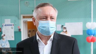 Александр Беглов - Беглов продлил выплаты медикам, которые борются с коронавирусом - nation-news.ru - Санкт-Петербург