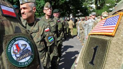 Минобороны Польши отменило масштабный военный парад в августе из-за COVID-19 - gazeta.ru - Польша - Варшава