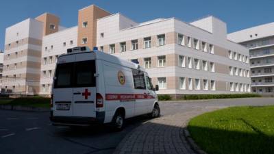 Денис Гусев - Более 300 сотрудников переболели коронавирусом в Боткинской больнице - piter.tv - Санкт-Петербург