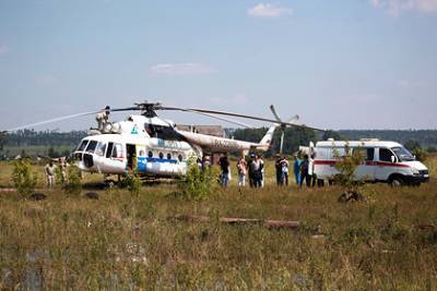 Илья Житков - Российский врач умер вскоре после перевозки пациента с COVID-19 на вертолете - lenta.ru - Красноярск