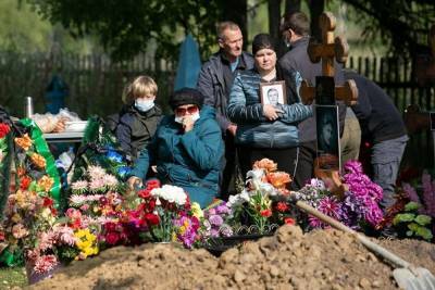 Жители уральского села, где от COVID-19 умер местный человек-легенда, вышли на митинг - znak.com - Екатеринбург - Первомайский