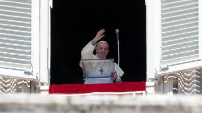 Сильвио Берлускони - Папа Римский подхватил коронавирус? - 5-tv.ru - Италия - Ватикан