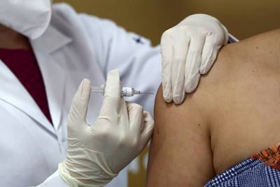 В Китае назвали срок выпуска вакцины от коронавируса - lenta.ru - Китай