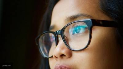 Китайские ученые выяснили, как очки могут сократить риск заболеть COVID-19 - nation-news.ru