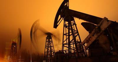 Нефть подешевела на 5% из-за опасений "второй волны" коронавируса - ren.tv