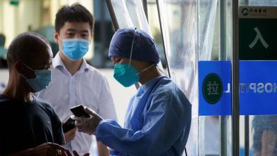 За сутки в КНР выявлено шесть случаев коронавируса - russian.rt.com - Китай
