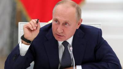 Владимир Путин - Путин продлил меры из-за COVID-19 для иностранцев на территории РФ - 5-tv.ru - Россия