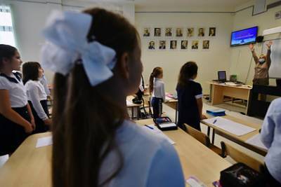Анна Попова - Назван процент российских школьников с коронавирусом - lenta.ru