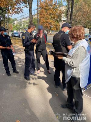 Запорожская полиция задержала женщину, подозреваемую в нападении на агитпалатку - inform.zp.ua - Украина - Запорожская обл.