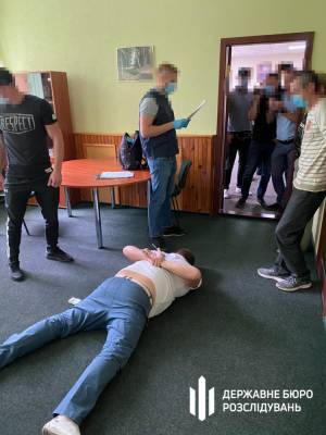 Полиция поймала на взятке главного лесника Запорожской области - inform.zp.ua - Украина - Запорожская обл.