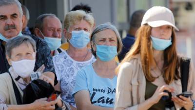 На Украине за сутки выявили 2411 новых случаев коронавируса - russian.rt.com - Украина