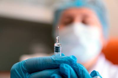 Названы пять мифов о вакцинации от коронавируса - lenta.ru - Москва