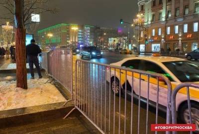 Полиция перекрывает прилегающие к Красной площади улицы - govoritmoskva.ru - Москва