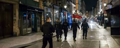 При разгоне подпольной вечеринки во Франции пострадали трое полицейских - runews24.ru - Франция