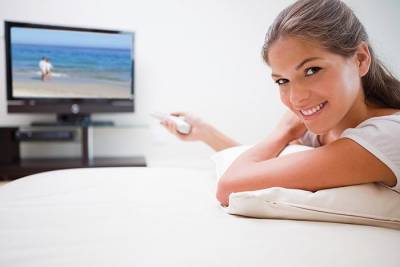 Молодые люди в Германии смотрят телевизор 137 минут в день - rusverlag.de - Германия