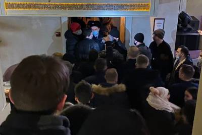После нападения на журналистов в петербургском баре задержали двух мужчин - abnews.ru - Санкт-Петербург