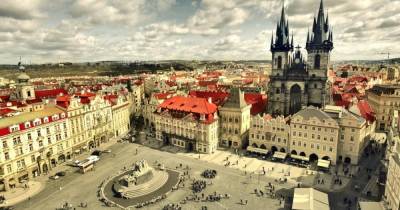 Вацлав Клаус - Протесты против коронавирусных ограничений прошли в Праге - ren.tv - Прага - Чехия