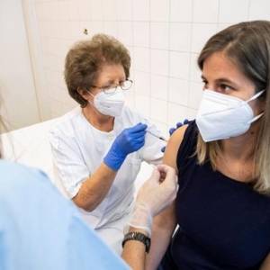 Эди Рам - В Албании стартовала вакцинация от коронавируса - reporter-ua.com - Албания - Тирана